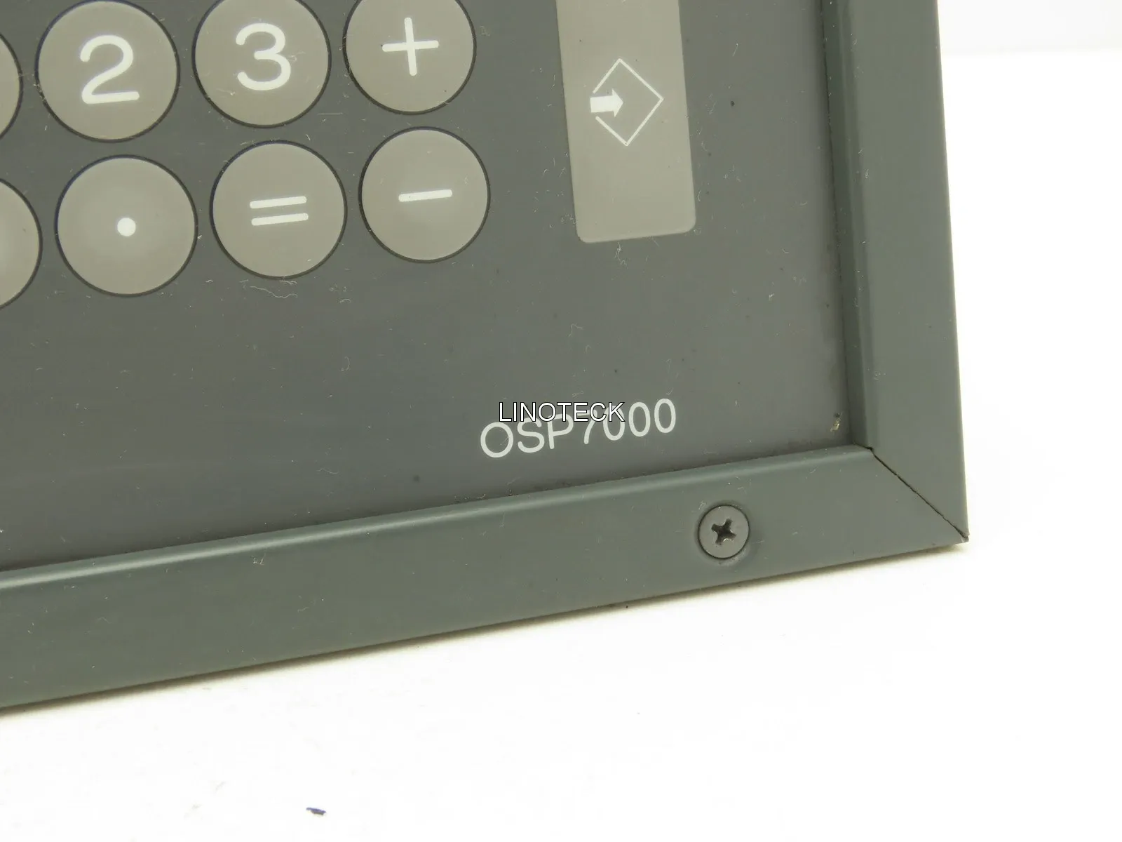 IHM Okuma OSP7000 8480: queda de tensão 24V na IHM